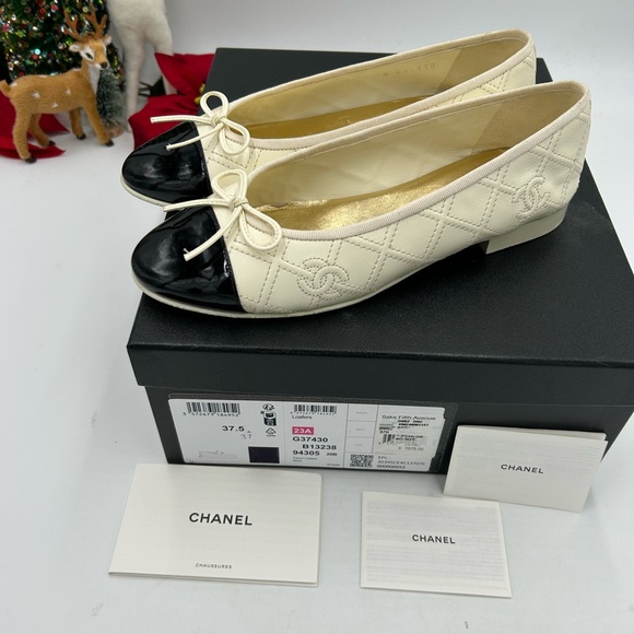 Women’s Chanel lambskin cap toe ballet flats size 37.5 made in Italy.PRISTINE - Picture 3 of 10